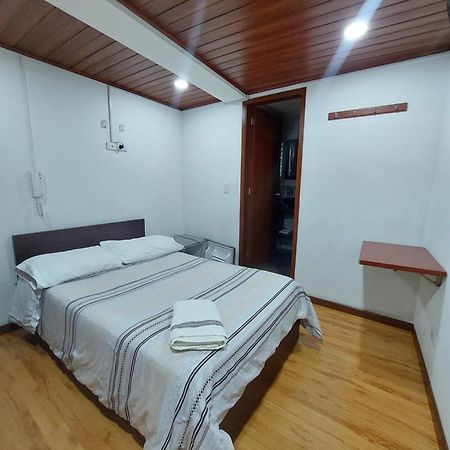 Hotel Casa Huesped Kiwi โบโกตา ภายนอก รูปภาพ