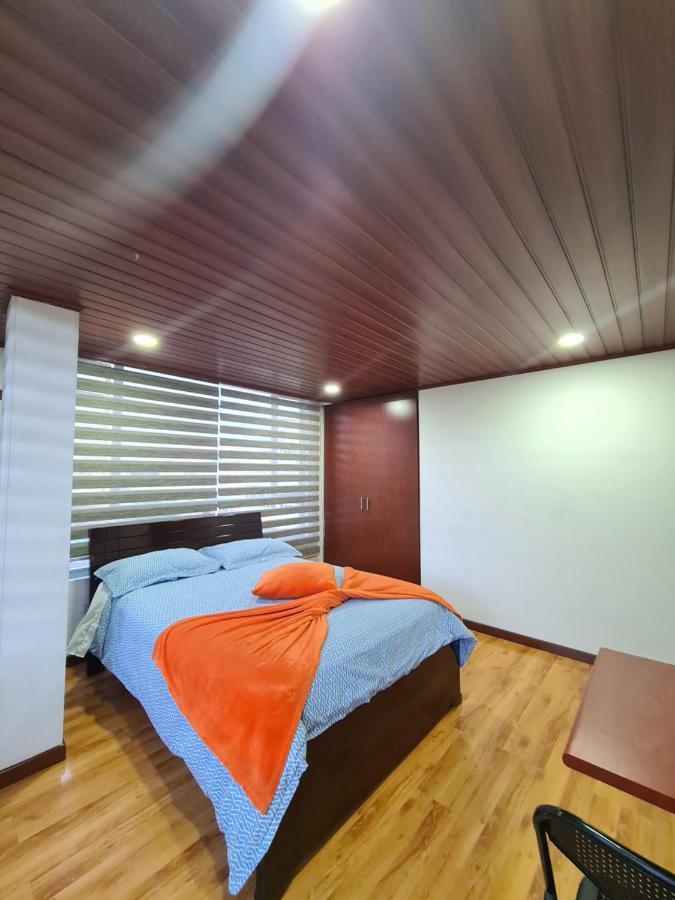 Hotel Casa Huesped Kiwi โบโกตา ภายนอก รูปภาพ