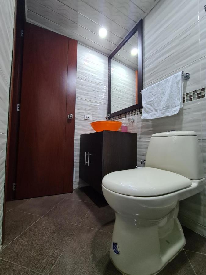 Hotel Casa Huesped Kiwi โบโกตา ภายนอก รูปภาพ