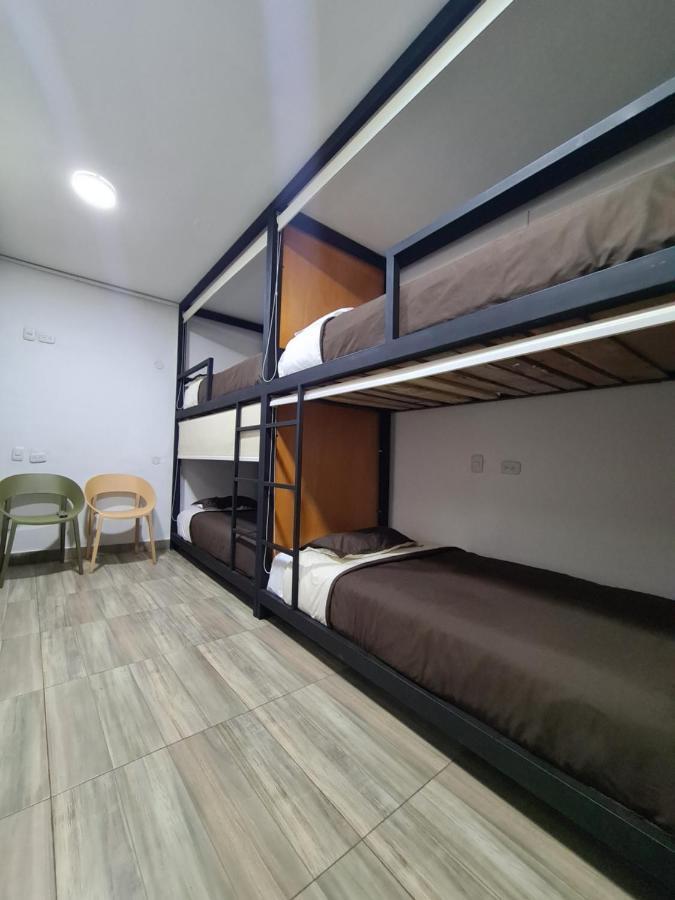 Hotel Casa Huesped Kiwi โบโกตา ภายนอก รูปภาพ