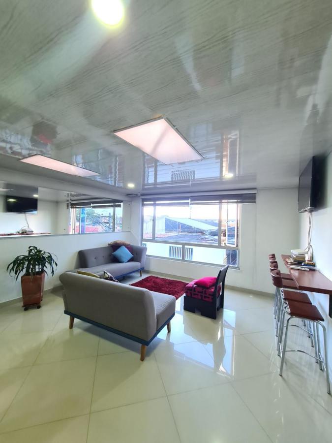 Hotel Casa Huesped Kiwi โบโกตา ภายนอก รูปภาพ
