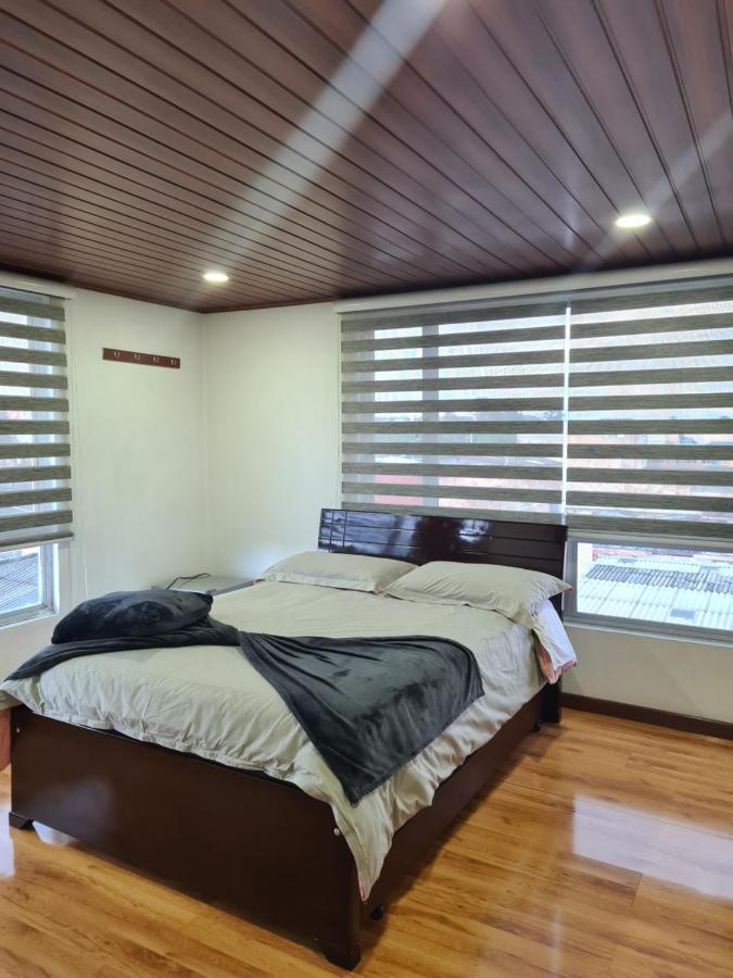 Hotel Casa Huesped Kiwi โบโกตา ภายนอก รูปภาพ